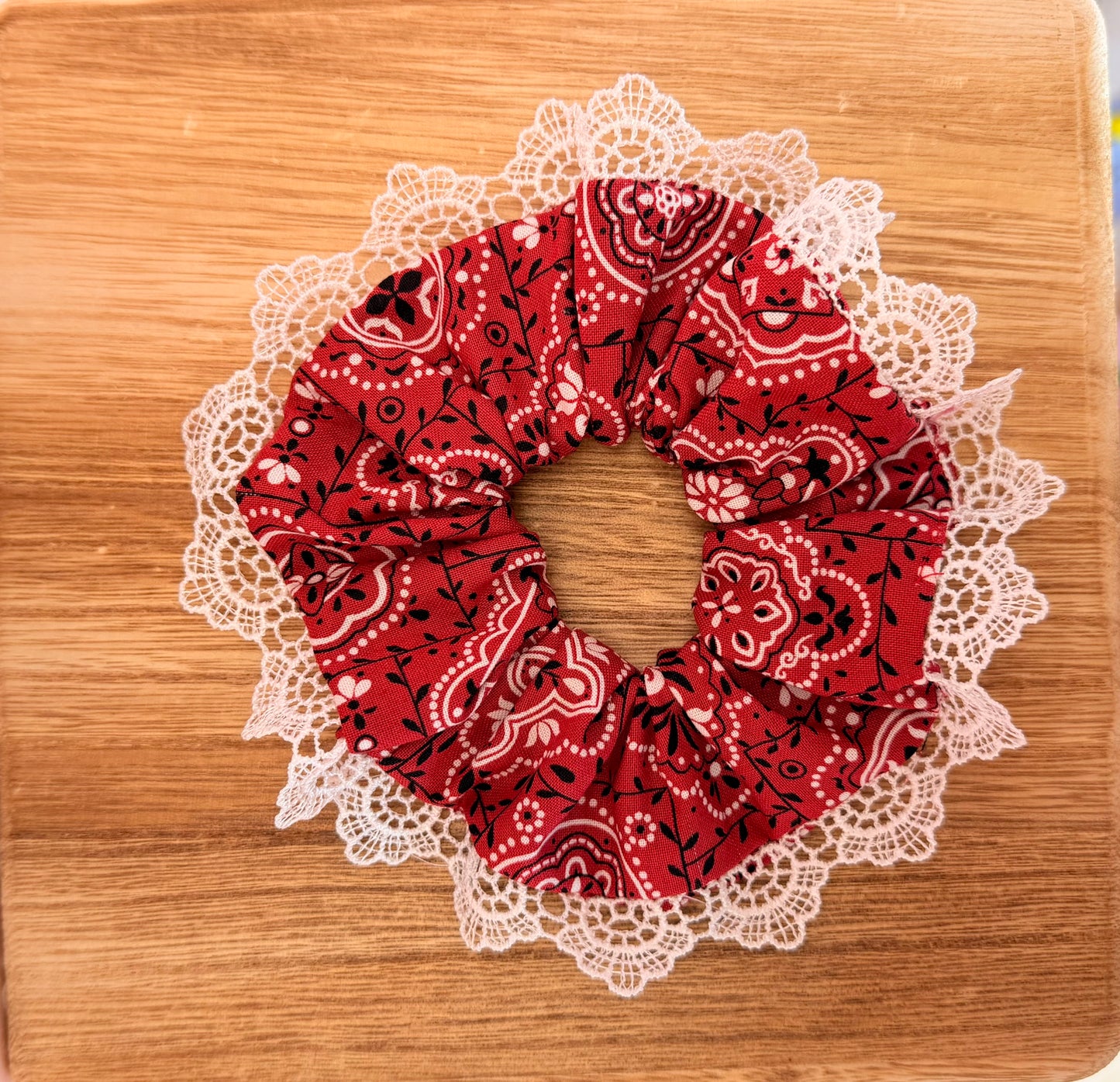 Scrunchy Lace trim