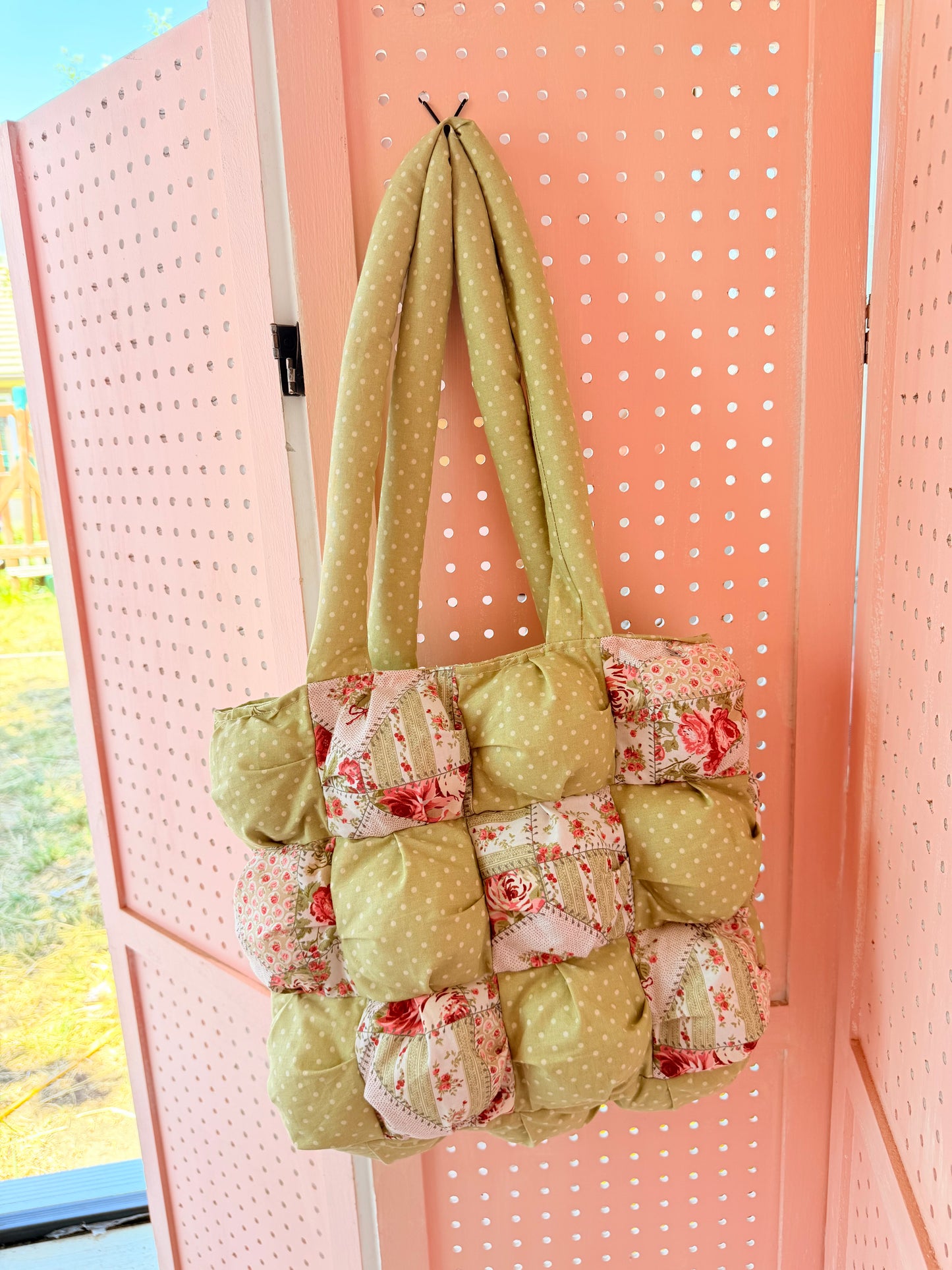 Puff tote